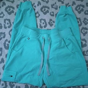 EUC FIGS Zamora joggers in Fresh Aqua size small